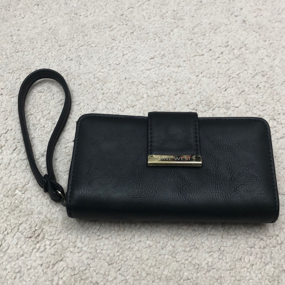 ⭐️ 2 for $10 ⭐️ Nine West Wristlet
